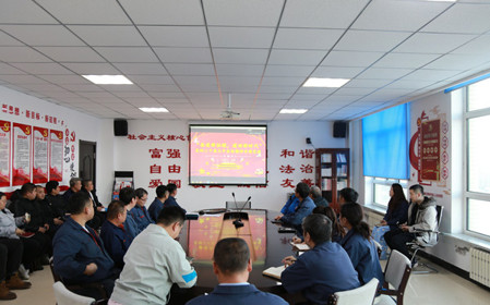 標(biāo)題：華德牧草公司黨委書記講授黨的二十屆三中全會(huì)精神專題黨課
瀏覽次數(shù)：905
發(fā)表時(shí)間：2024-12-16